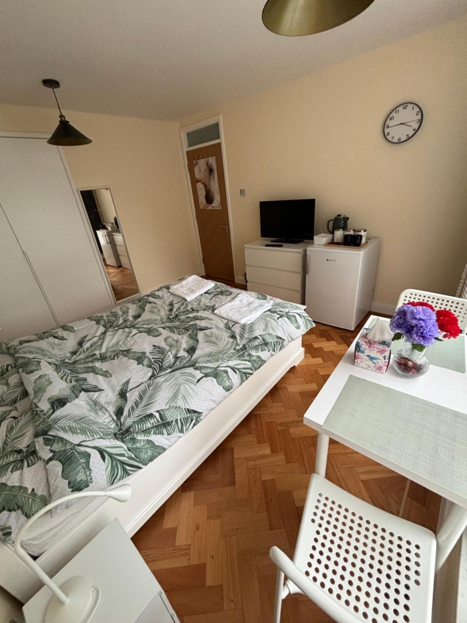 Wembley Stadium Large Double Room London Exterior photo